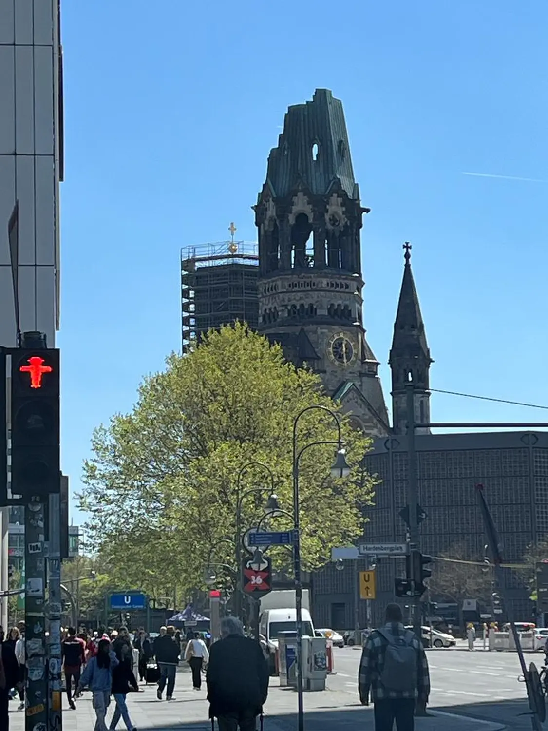 Hotels buchen, Reservar hoteles, Book hotels 